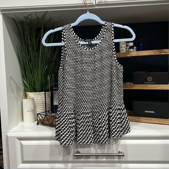 Banana Republic black and white pettie blouse XS new with tags - Picture 1 of 8